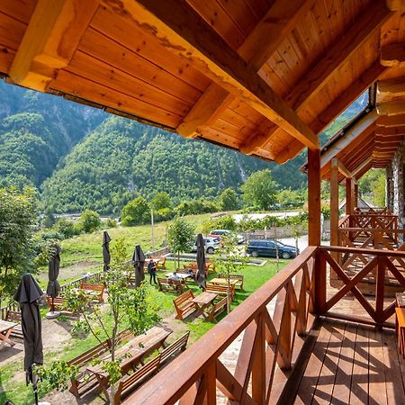 Hotel Restaurant Alpet Тети Экстерьер фото