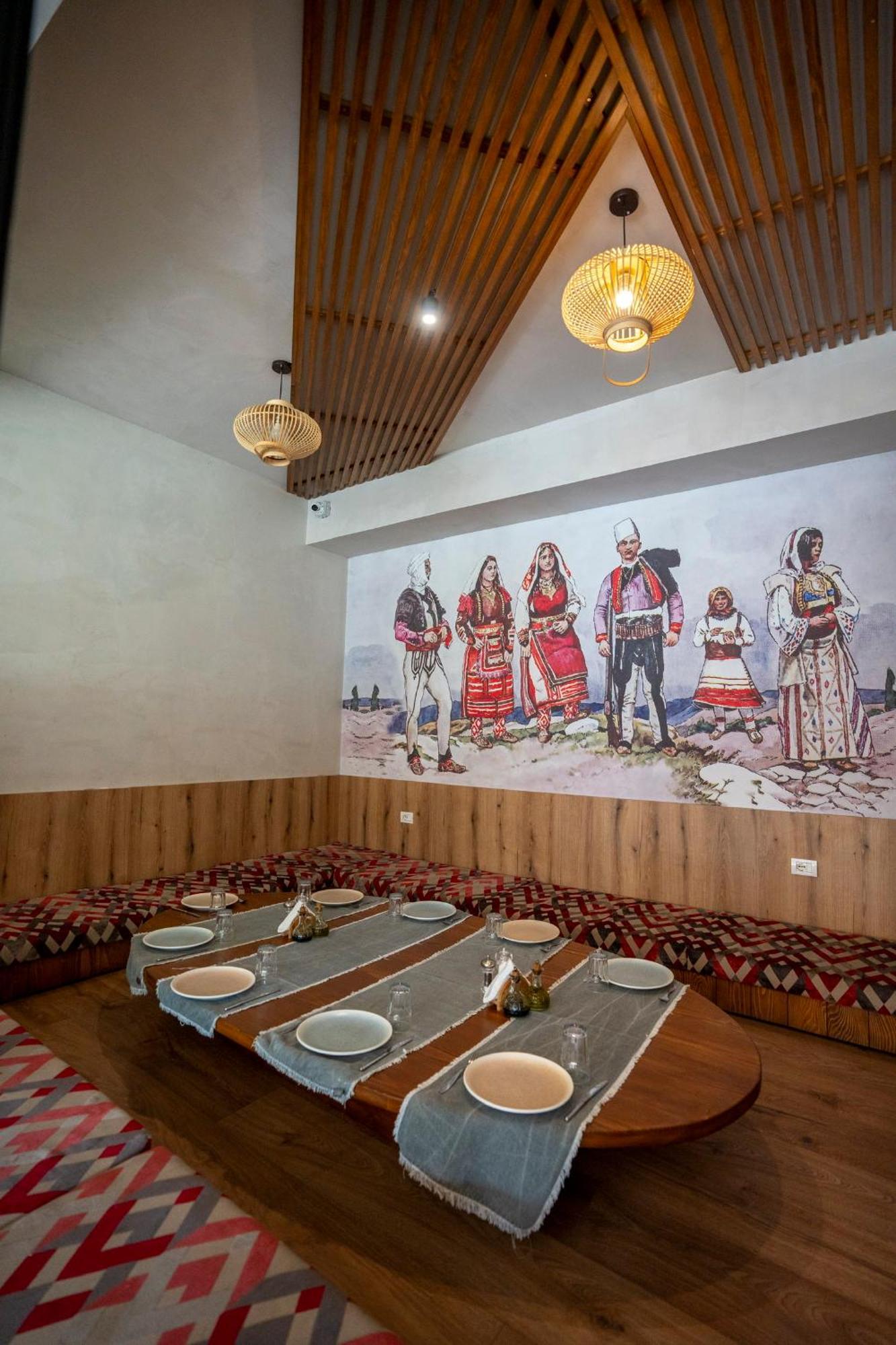 Hotel Restaurant Alpet Тети Экстерьер фото