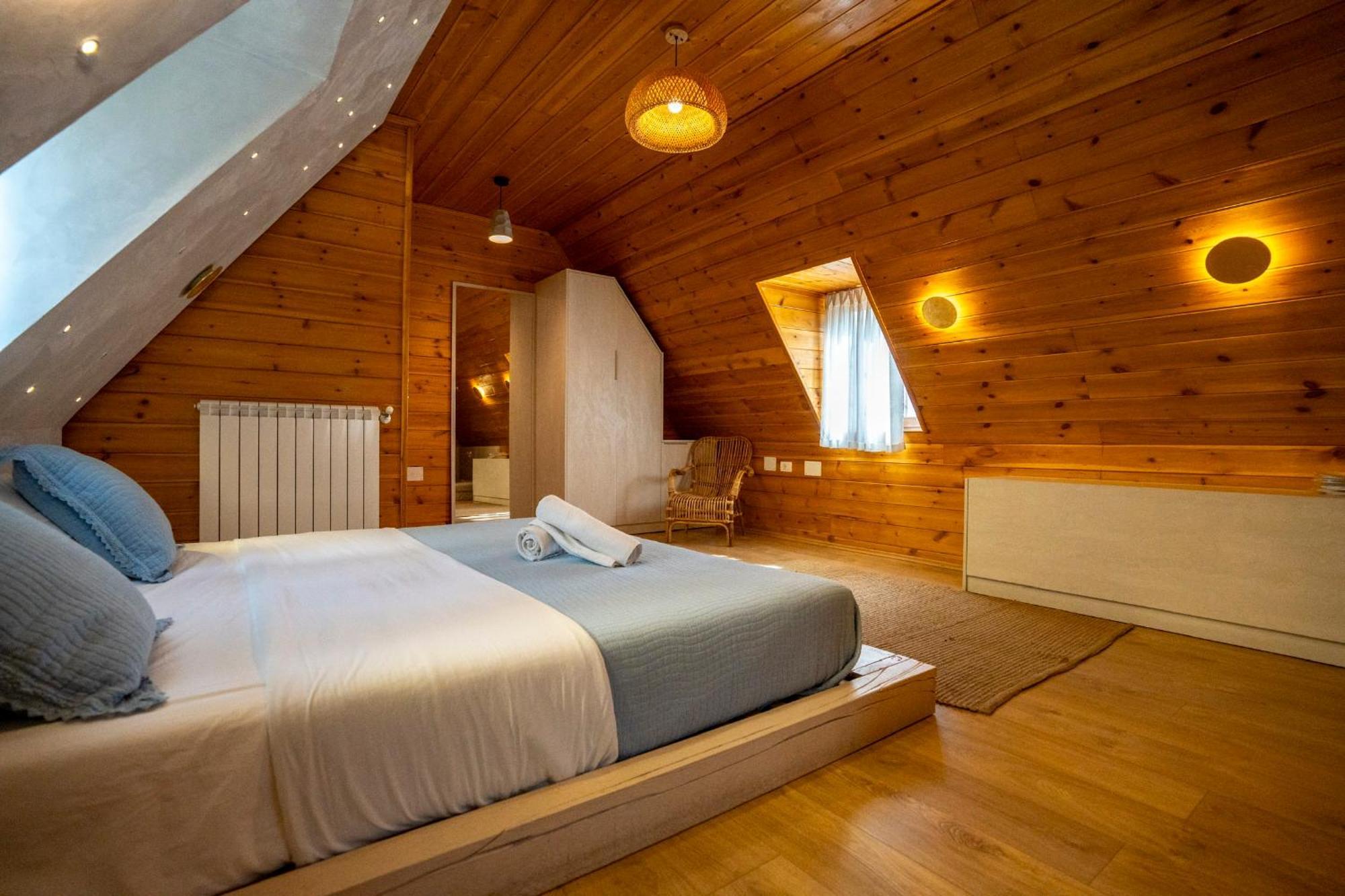 Hotel Restaurant Alpet Тети Экстерьер фото