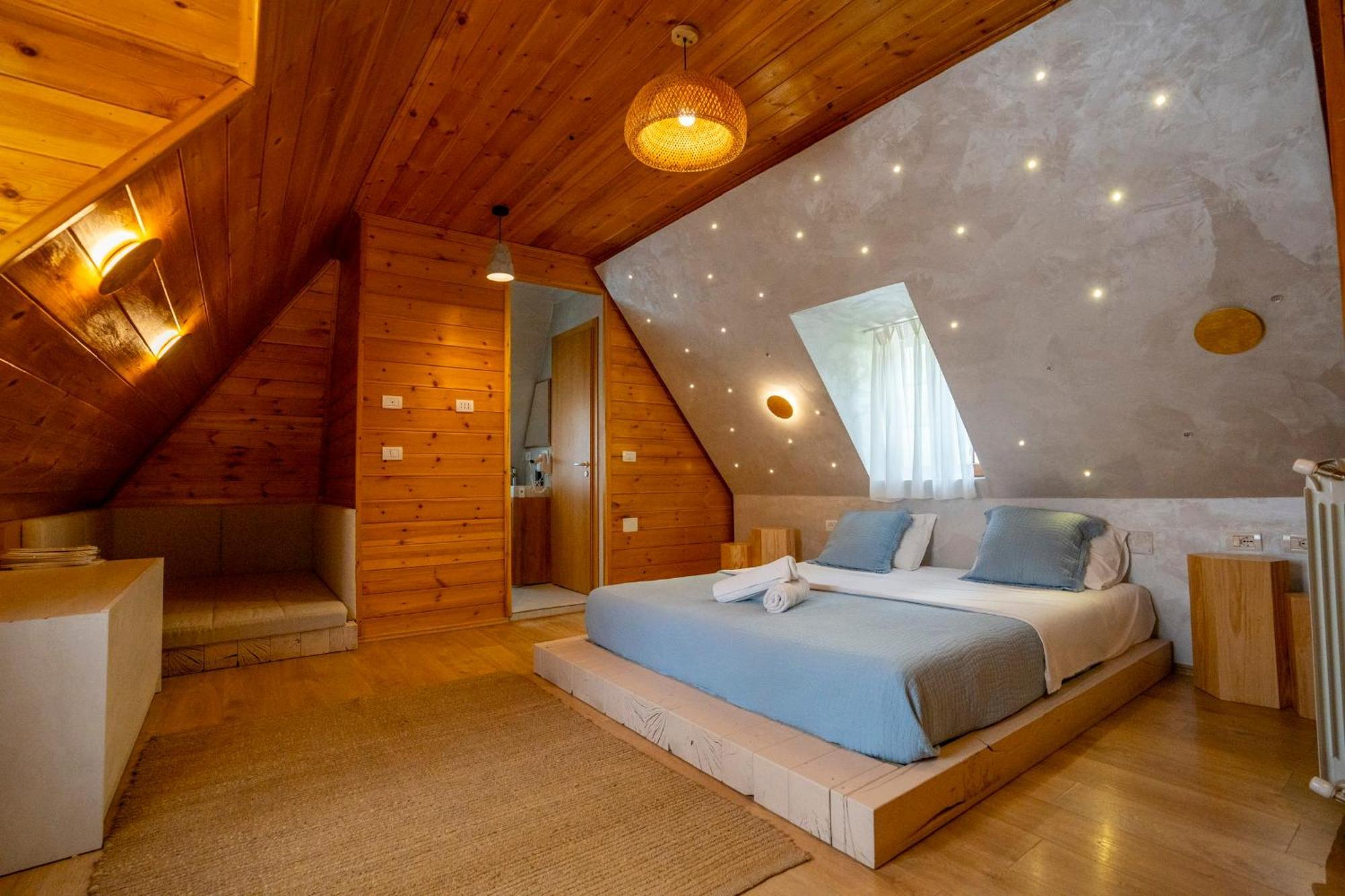 Hotel Restaurant Alpet Тети Экстерьер фото
