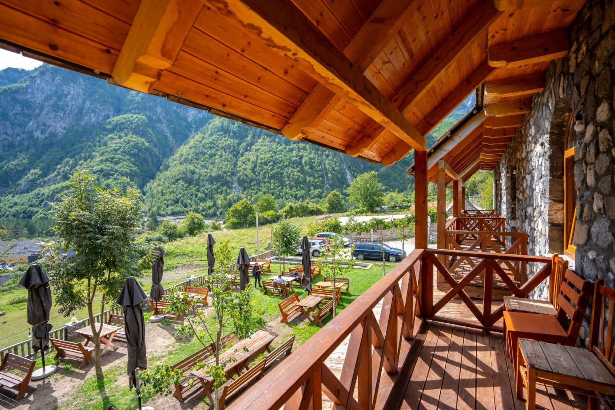 Hotel Restaurant Alpet Тети Экстерьер фото