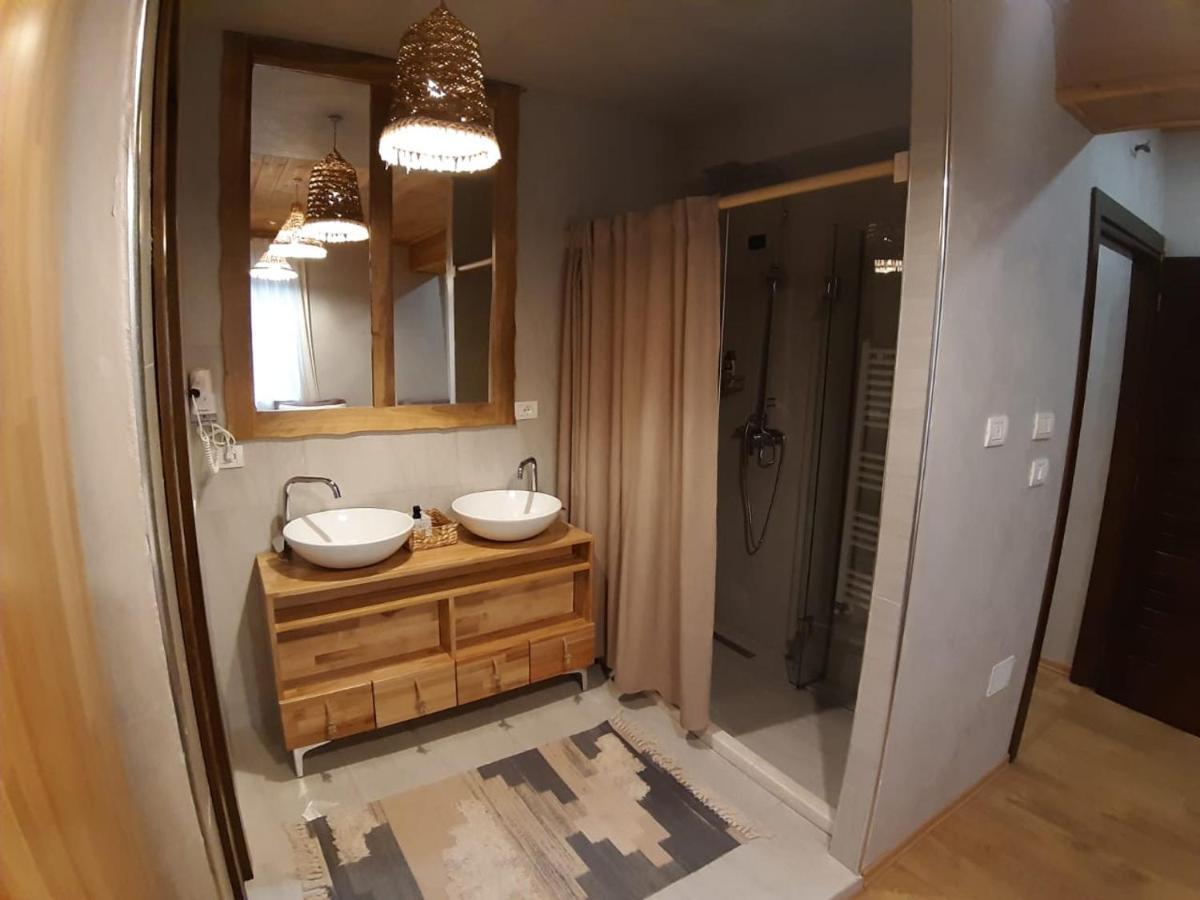 Hotel Restaurant Alpet Тети Экстерьер фото